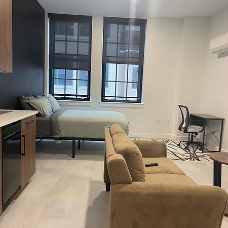 Apartament Hartford Downtown: 2Mins Walk To Xl Center Zewnętrze zdjęcie