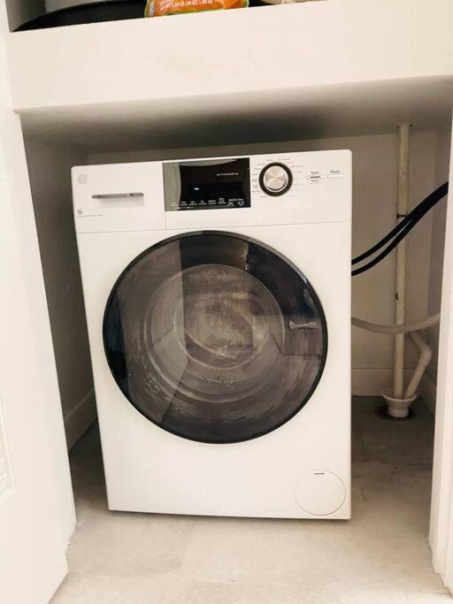 Apartament Hartford Downtown: 2Mins Walk To Xl Center Zewnętrze zdjęcie