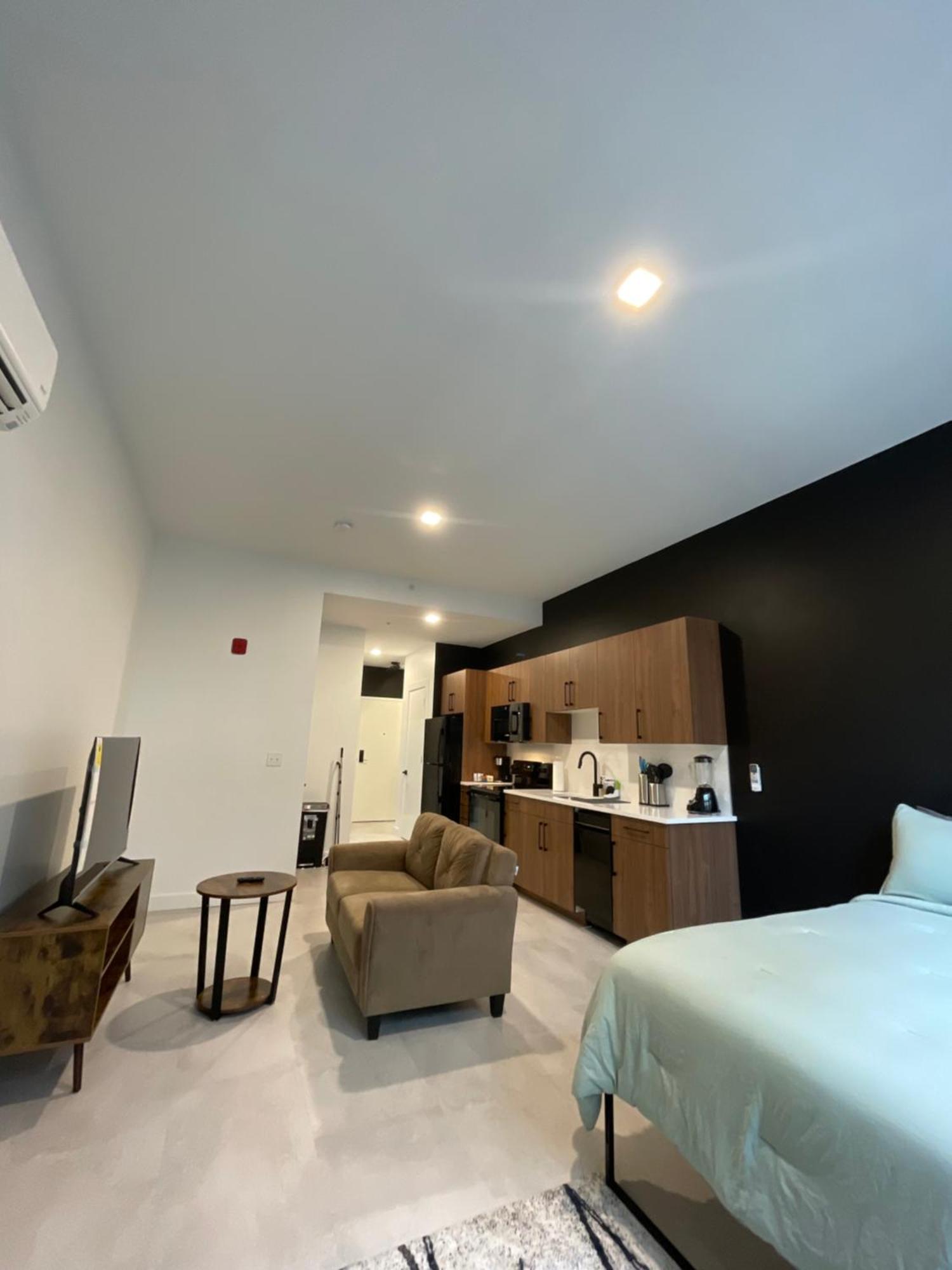 Apartament Hartford Downtown: 2Mins Walk To Xl Center Zewnętrze zdjęcie